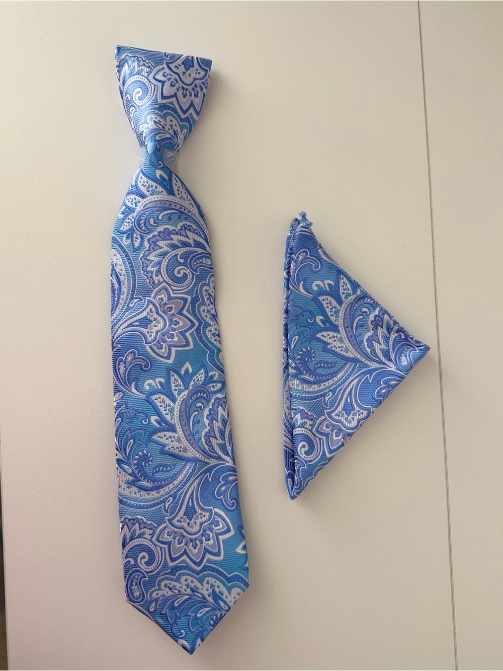 C. Allen New York Men’s Blue Paisley Necktie & Pocket Square Set Microfiber